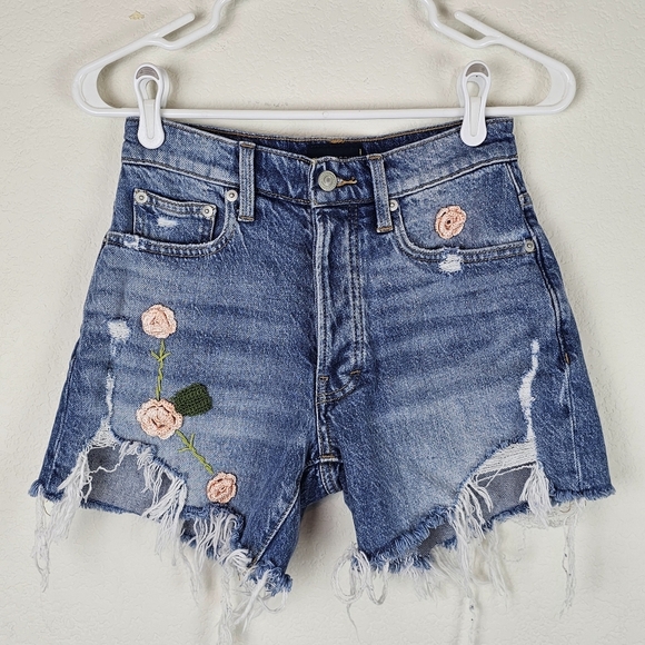Lucky Brand Embroidered Distressed Denim Midi Shorts Size 00 / 24 High Rise - Picture 3 of 13